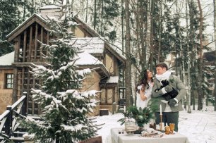 Зимняя свадебная фотосессия с ягненком