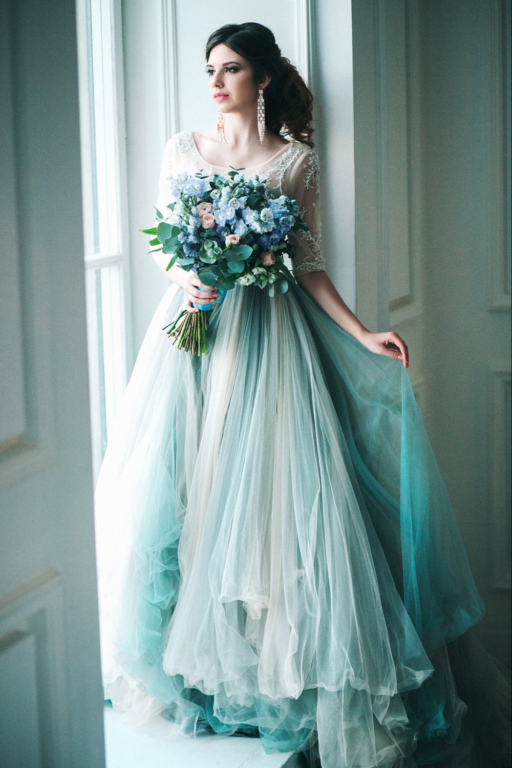 Свадебное платье в трендовом цвете - безмятежность