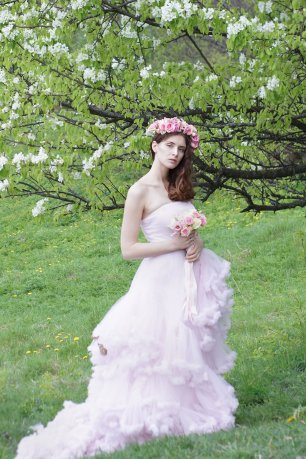 Воздушное розовое платье невесты