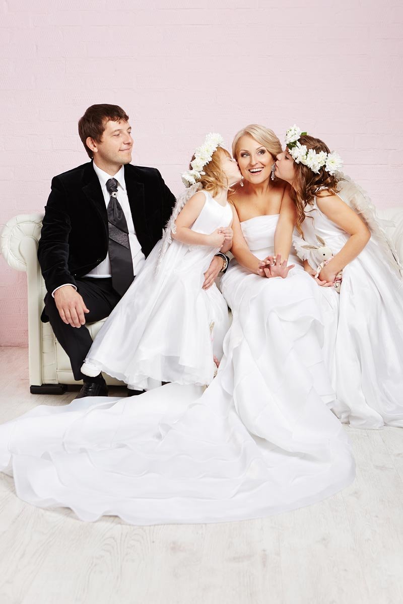 Семейная фотосессия в свадебный день.
Фото www.bybelousov.ru