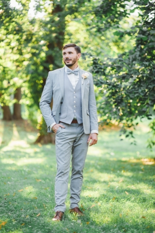 Серый цвет — отличный выбор для летней свадьбы