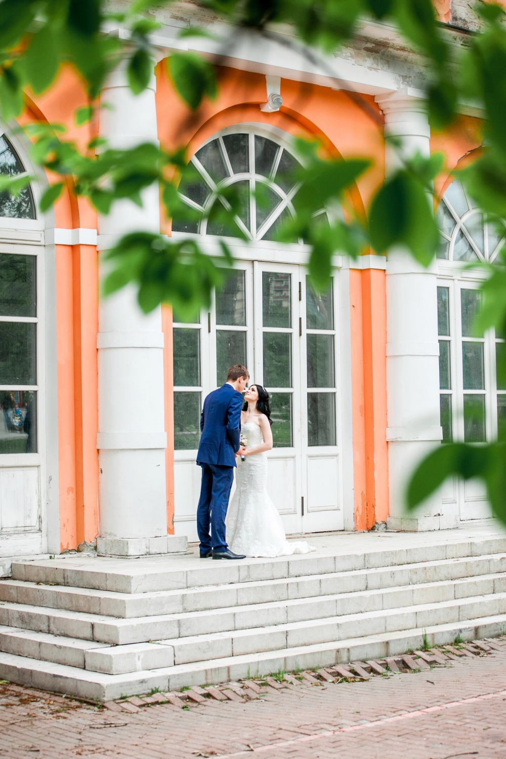 Красивая свадебная фотосессия в Воронцовском парке, Москва