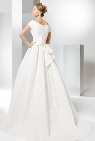 Эксклюзивное дизайнерское свадебное платье Astoria. Бренд: Raimon Bundo. Производство: Испания