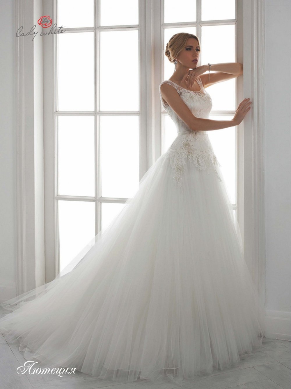 Стильное свадебное платье Лютеция в европейском стиле от бренда Lady White из коллекции Universe. Выбор истинных модниц!