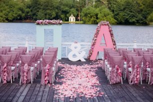 Большие буквы в декоре свадебной церемонии