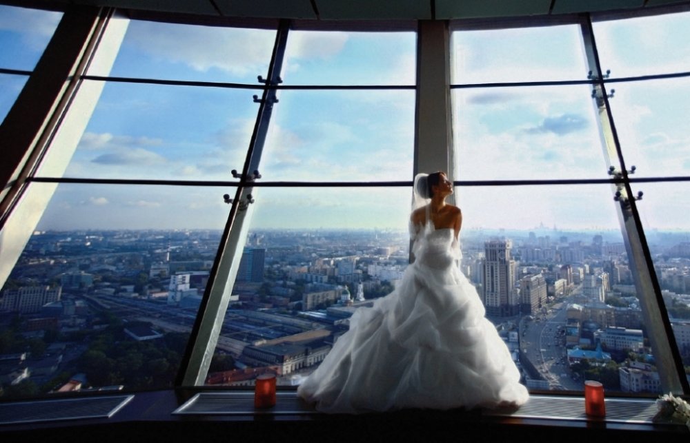 Свадебная фотосъемка в панорамном баре "Сити Спейс"