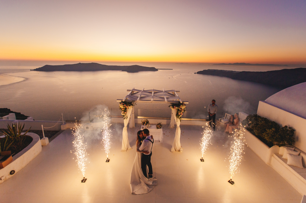 Aida&Oleg | Santorini, Greece
Planning&coordination: @vanillaskywed
---
More Santorini weddings:
RU - http://vanillaskyweddings.ru/portfolio/
EN - http://vanillaskyweddings.com/portfolio.html