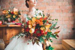 Букет невесты в ярких осенних красках