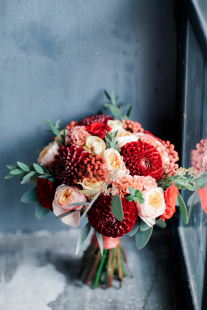 фотосессия свадьба марсала фотостудия букет невесты осенний пионовидные розы дэвид остин