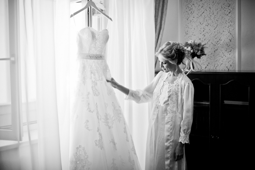 Каждая невеста должна найти "то самое" свадебное платье. 
Организация свадьбы: свадебный распорядитель и хореограф Ирэм