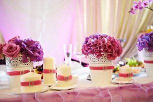 Цветы в декоре свадебного стола