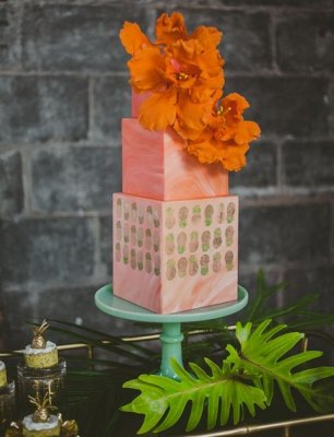 Свадебный торт с геометричным оформлением
