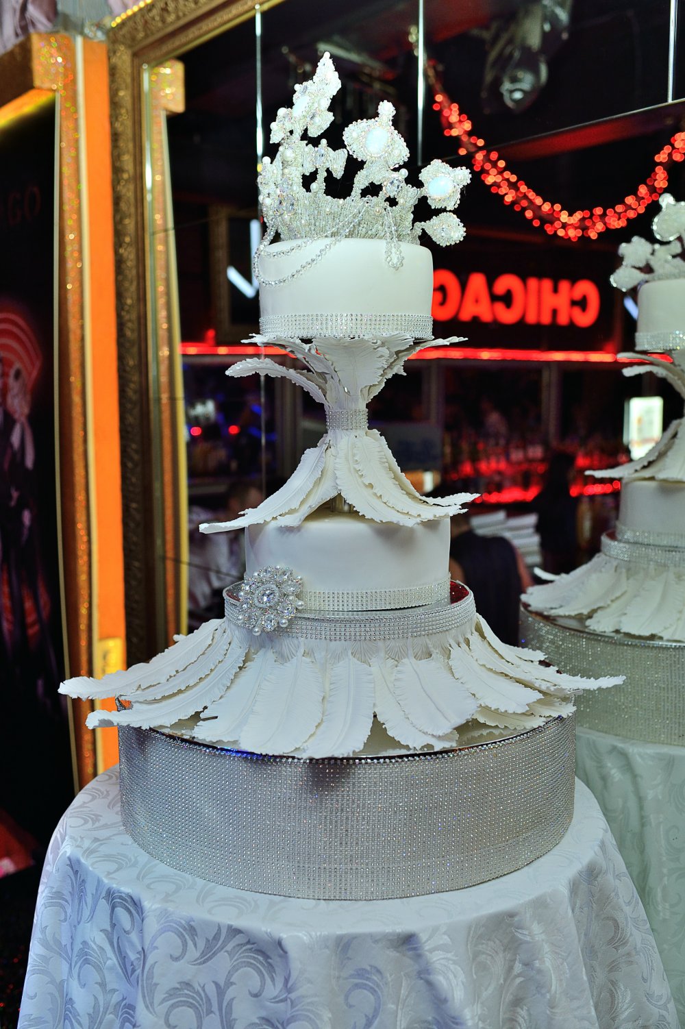 Авторский торт для afterparty показа YANASTASYA  кондитерской "Колесо времени".
Эксклюзивный свадебный торт на заказ - исключительно натуральный, авторский декор. На дегустации 15 начинок на выбор. Доставка. Заказ на сайте нашей кондитерской.