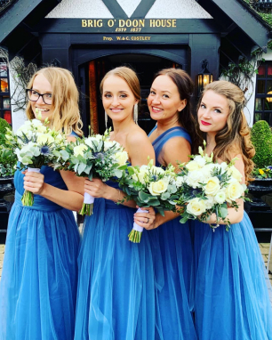 Подружки невесты в платьях трансформерах из фатина bridesteam.ru