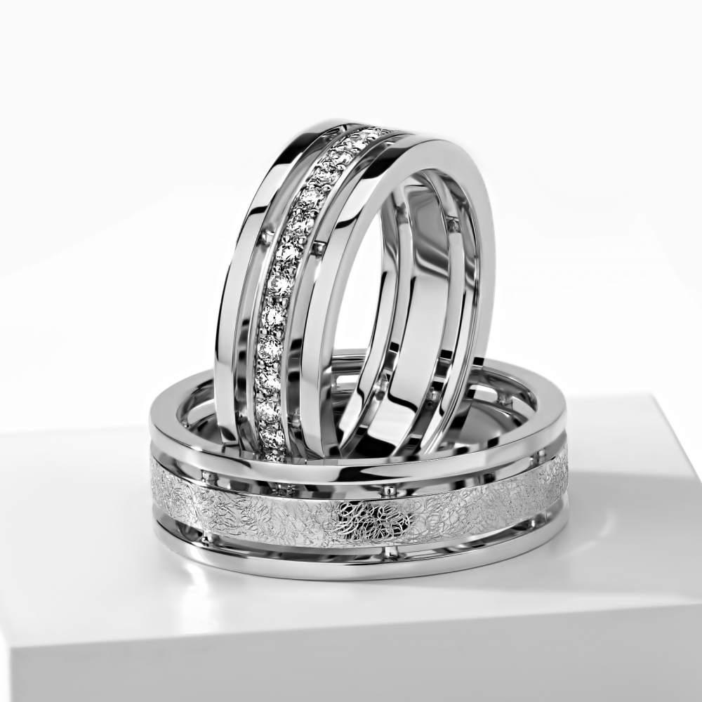 Обручальные кольца из белого золота 585 с бриллиантами.