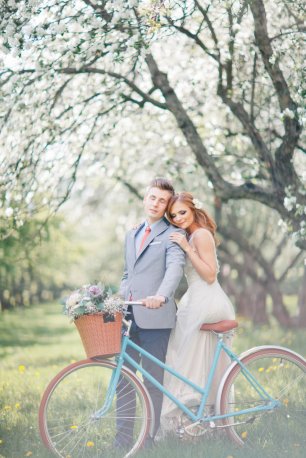 Свадебная фотосессия с велосипедом