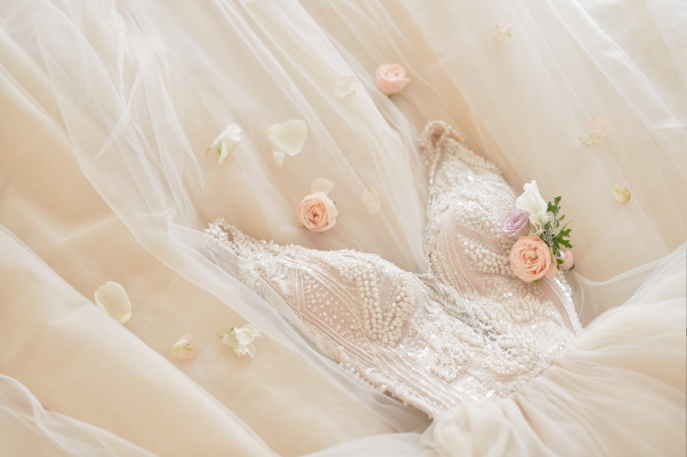 Пудровое платье невесты