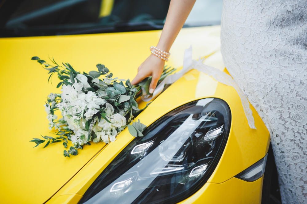 Белый букет невесты — универсальный вариант для любой свадьбы