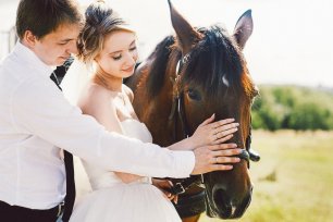 Свадебная фотосессия с лошадью