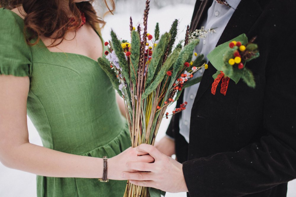 Зеленый свадебный букет с колосьями пшеницы
