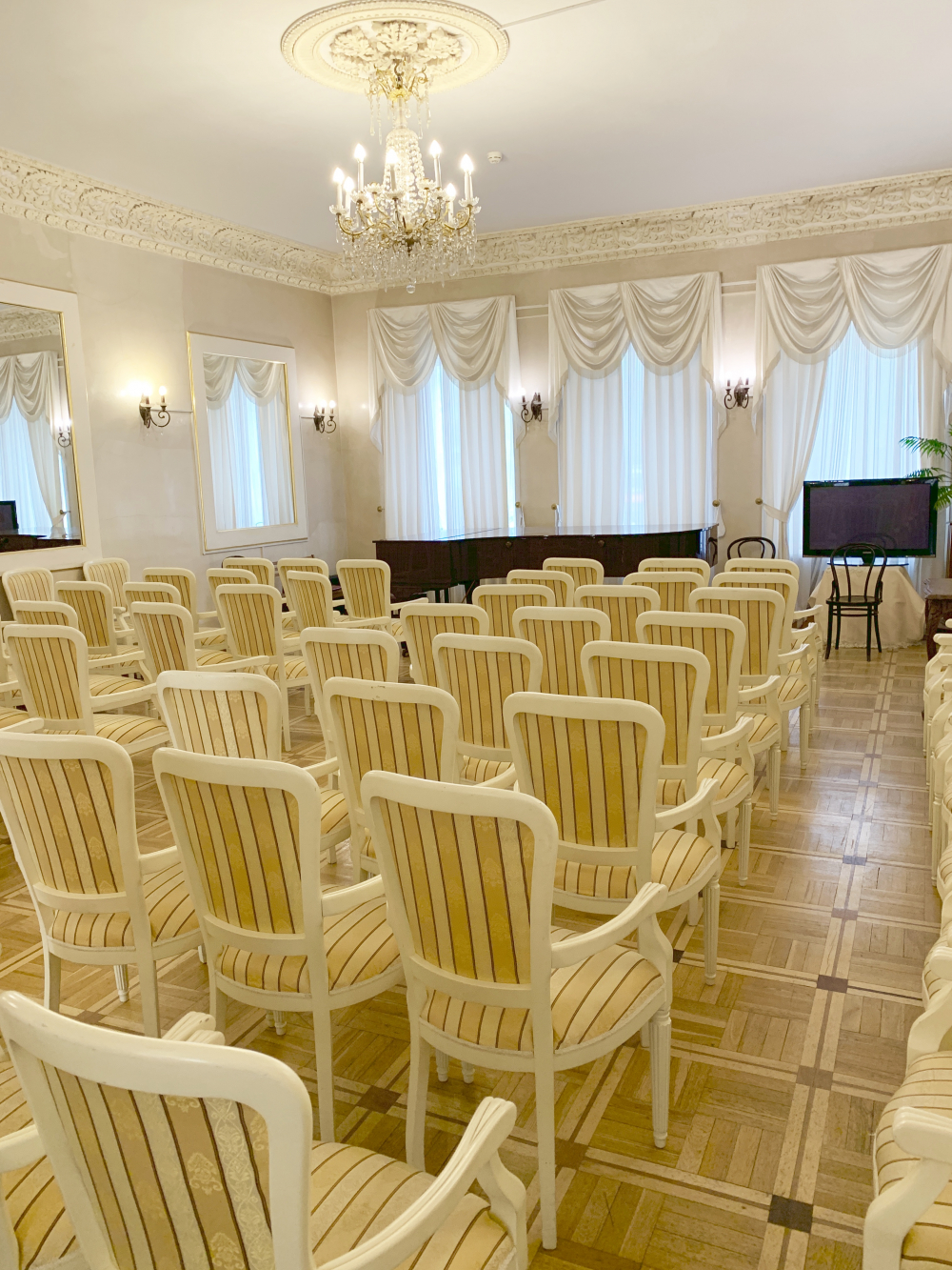Зал Дома М.Н. Ермоловой - отличное место для проведения церемонии регистрации брака