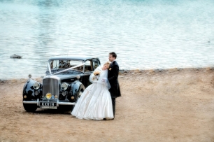 Свадебный ретроавтомобиль на свадьбу в Праге. Винтажный автомобиль Bentley Mark VI, 1957 года выпуска