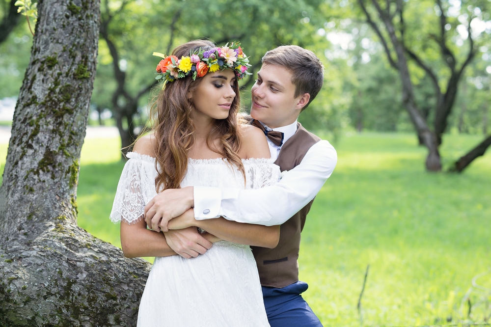 Июльская свадьба Ани и Саши в яблоневом саду